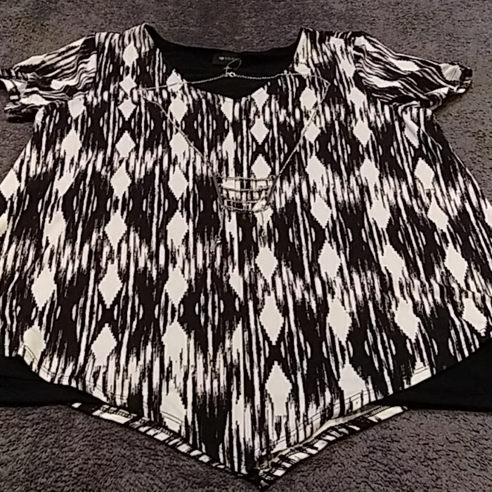 AB Studio Short Sleeve Black and White Blouse